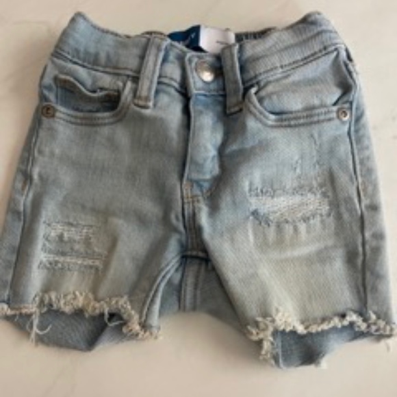 Old Navy Toddler Jean Shorts - Picture 1 of 2